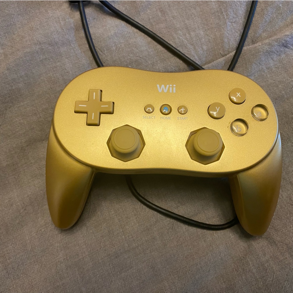 Nintendo Wii gold 007 controller